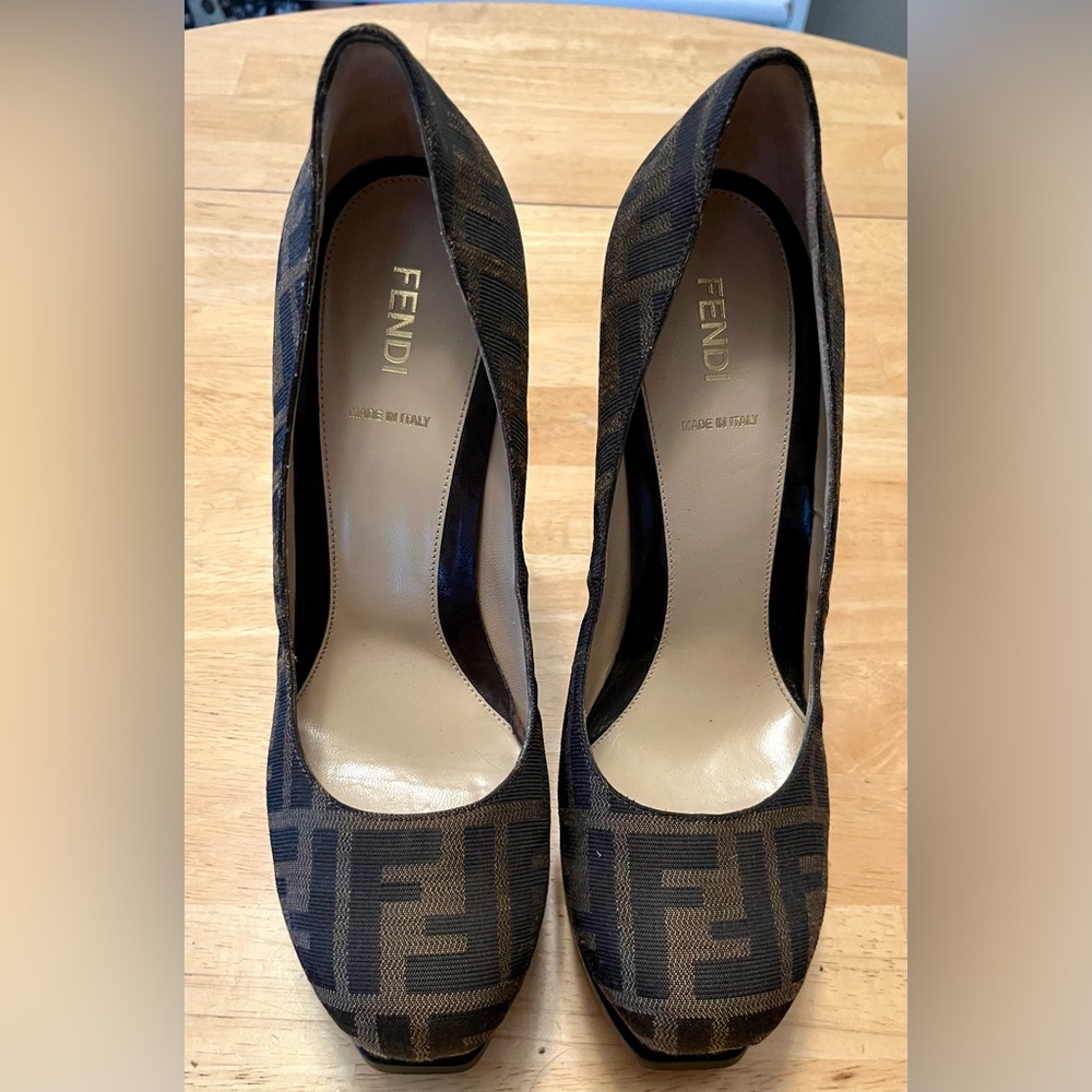 FENDI BROWN PUMPS CANVAS PLATFORM ROUND TOE